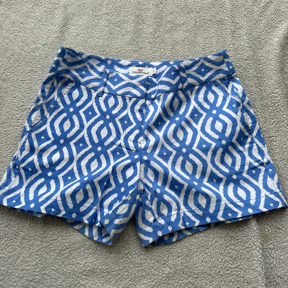 Vineyard Vines Blue & White Geometric Print Shorts